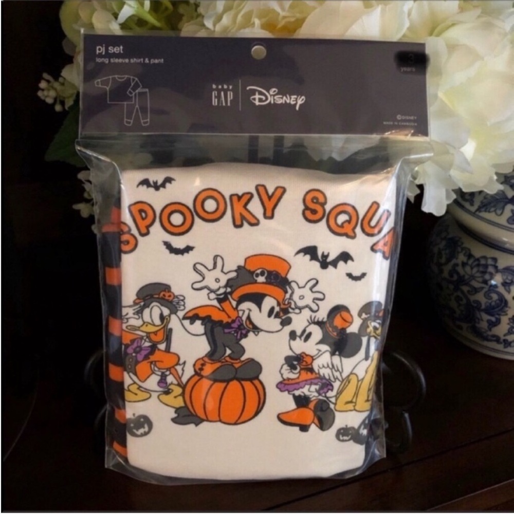 Baby Gap Mickey Mouse and Friends PJs 12-18M Spooky Squad Disney Pajamas NWT!!